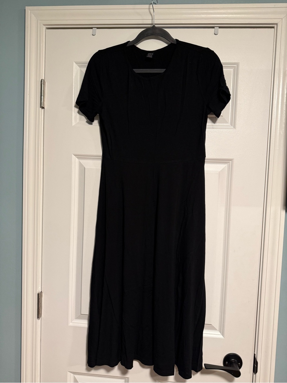 10 Items for $20: SHEIN Black Short-Sleeve Midi Dress